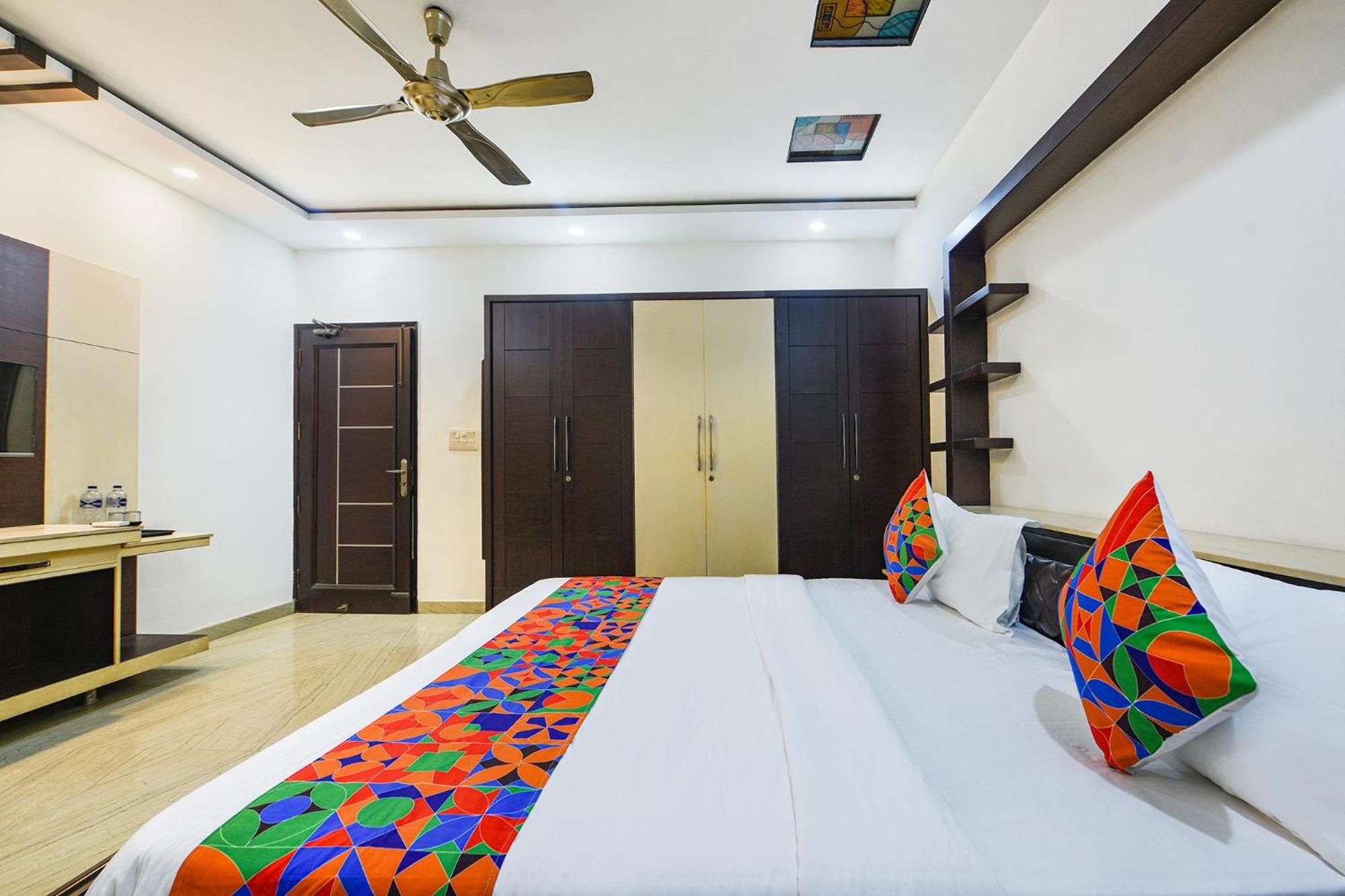 Fabhotel Rudraksh Residency *
